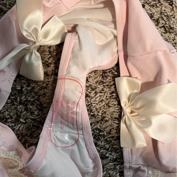 Hot Topic Pink & White Ruffle Bikini Bottom - Picture 4 of 4